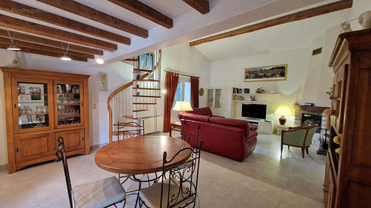 Maison à FORCALQUEIRET