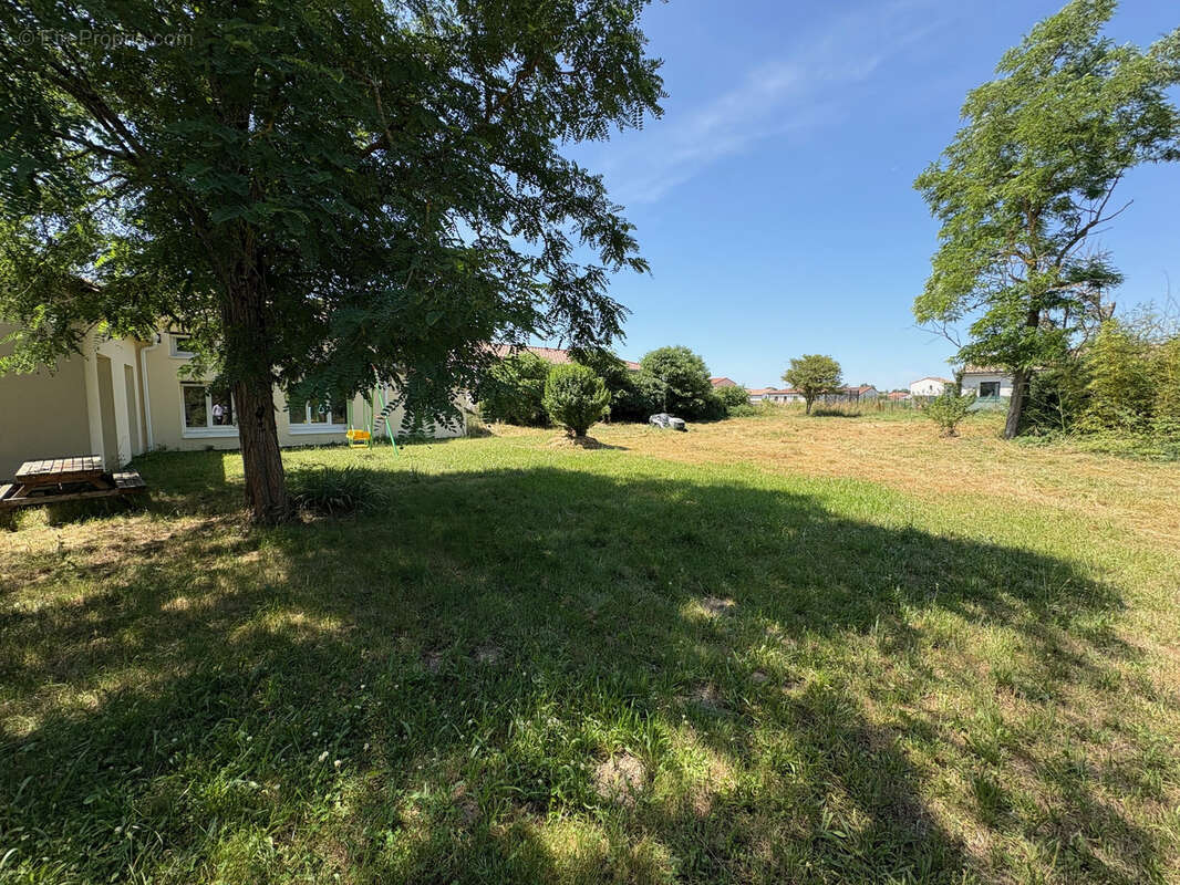 Maison à SAINT-CLAR-DE-RIVIERE