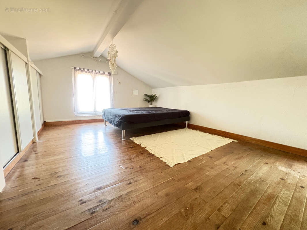 Maison à SAINT-CLAR-DE-RIVIERE