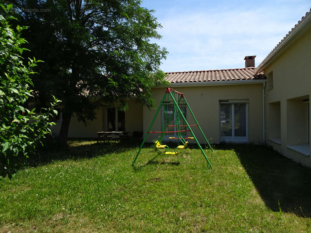 Maison à SAINT-CLAR-DE-RIVIERE