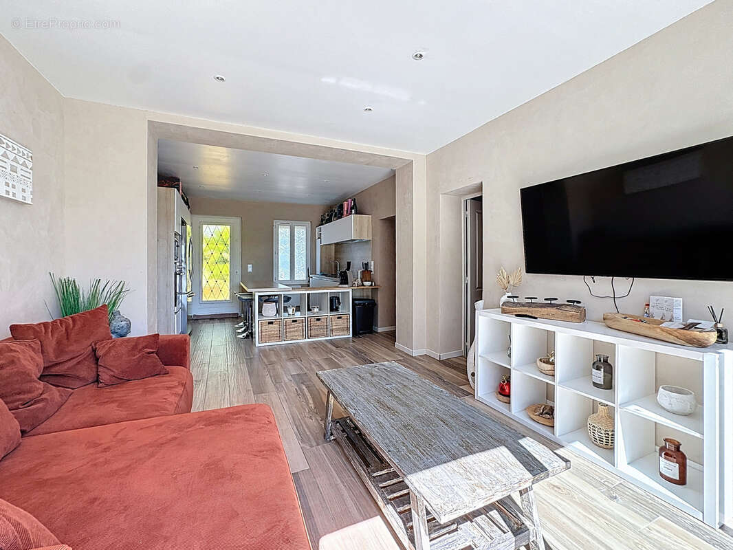 Maison à CAUROY-LES-HERMONVILLE