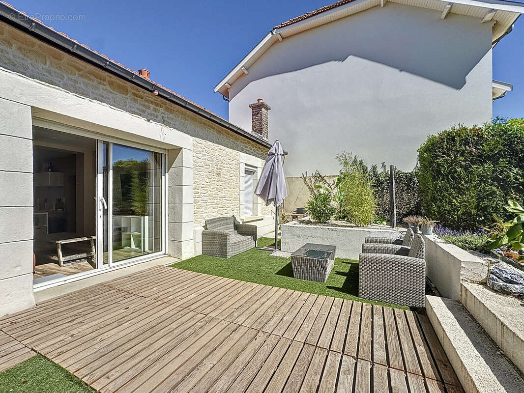 Maison à CAUROY-LES-HERMONVILLE