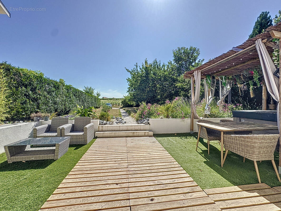 Maison à CAUROY-LES-HERMONVILLE