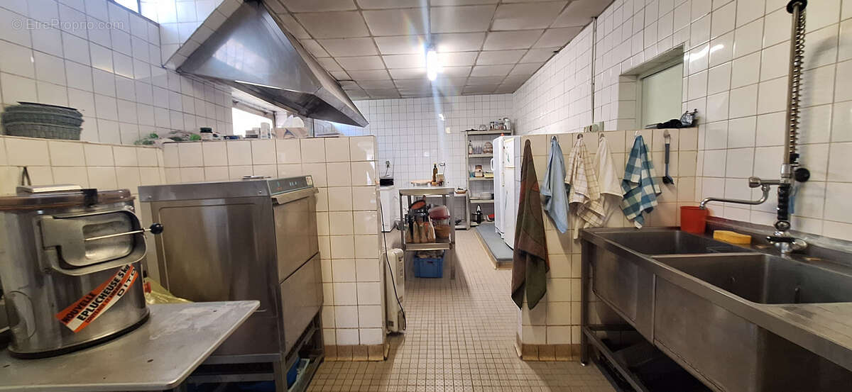 Commerce à LA CHEZE