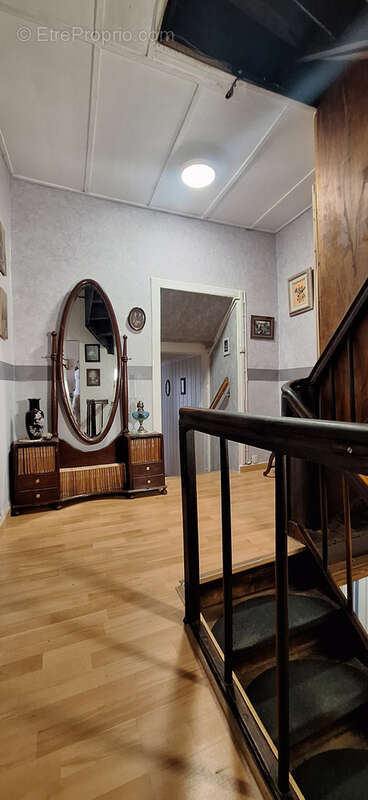 Commerce à LA CHEZE