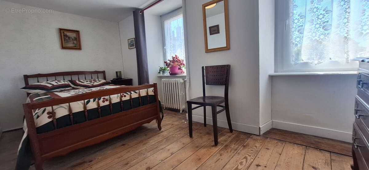 Commerce à LA CHEZE