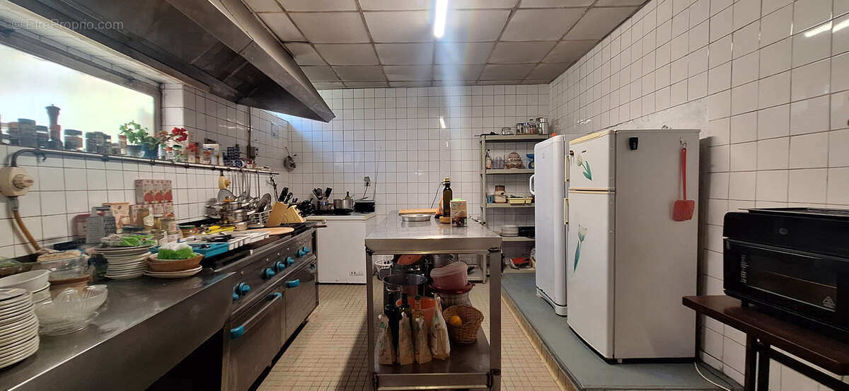 Commerce à LA CHEZE