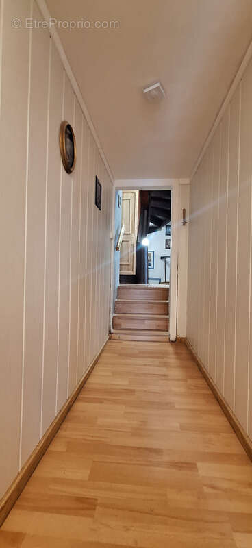 Commerce à LA CHEZE