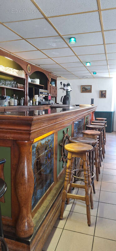 Commerce à LA CHEZE