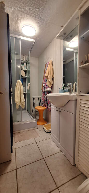 Commerce à LA CHEZE