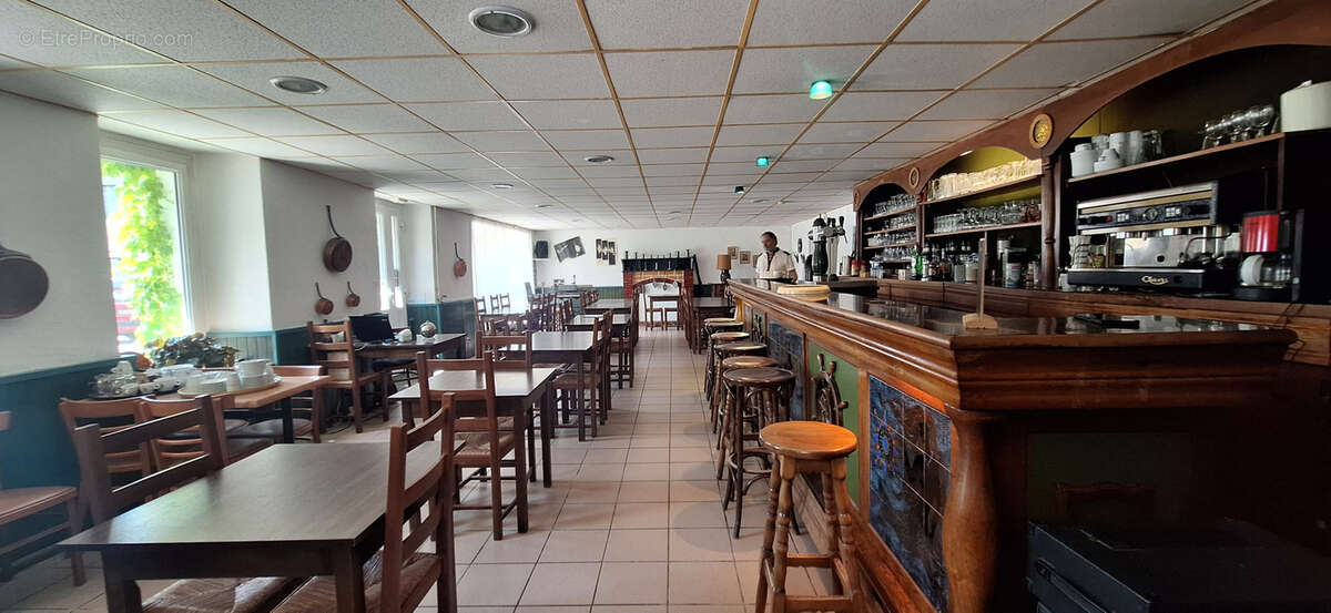 Commerce à LA CHEZE