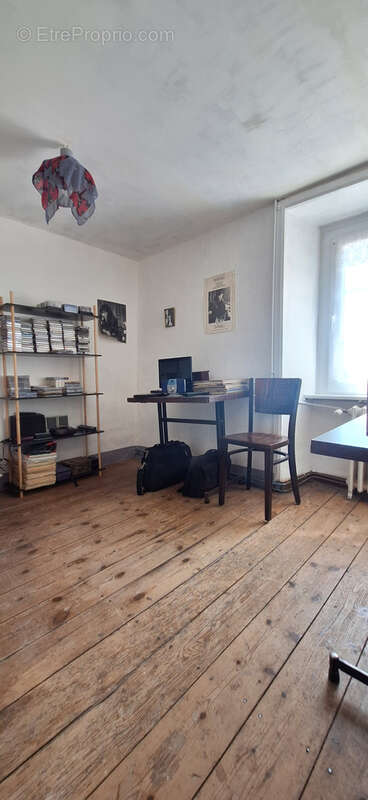 Commerce à LA CHEZE