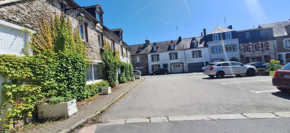 Commerce à LA CHEZE