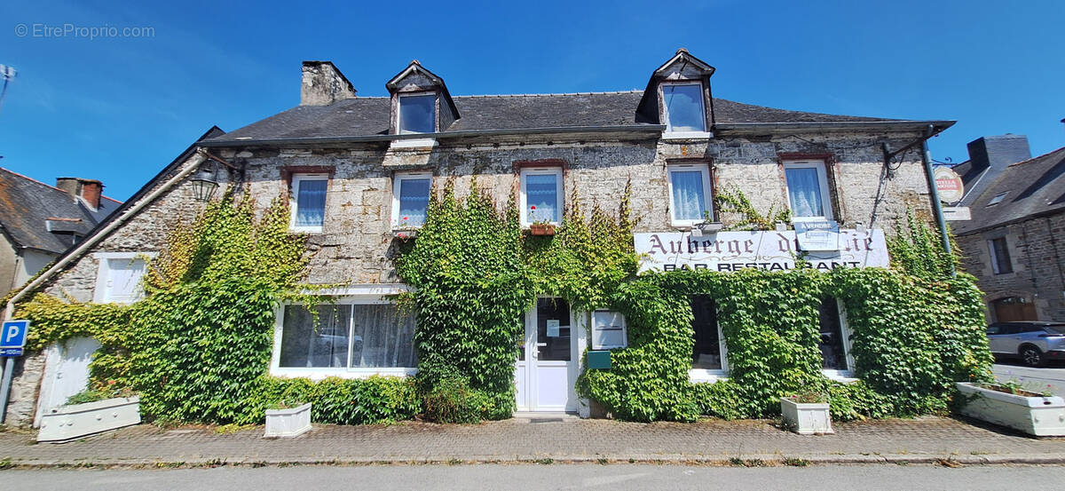 Commerce à LA CHEZE