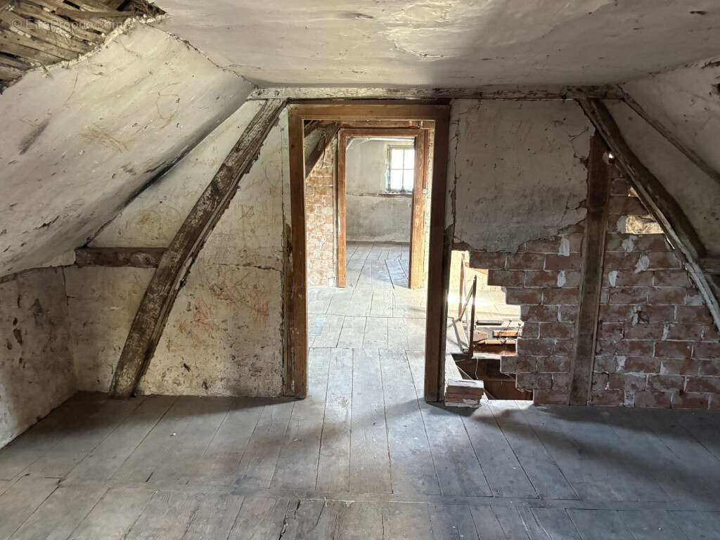 Maison à SEGUR-LE-CHATEAU