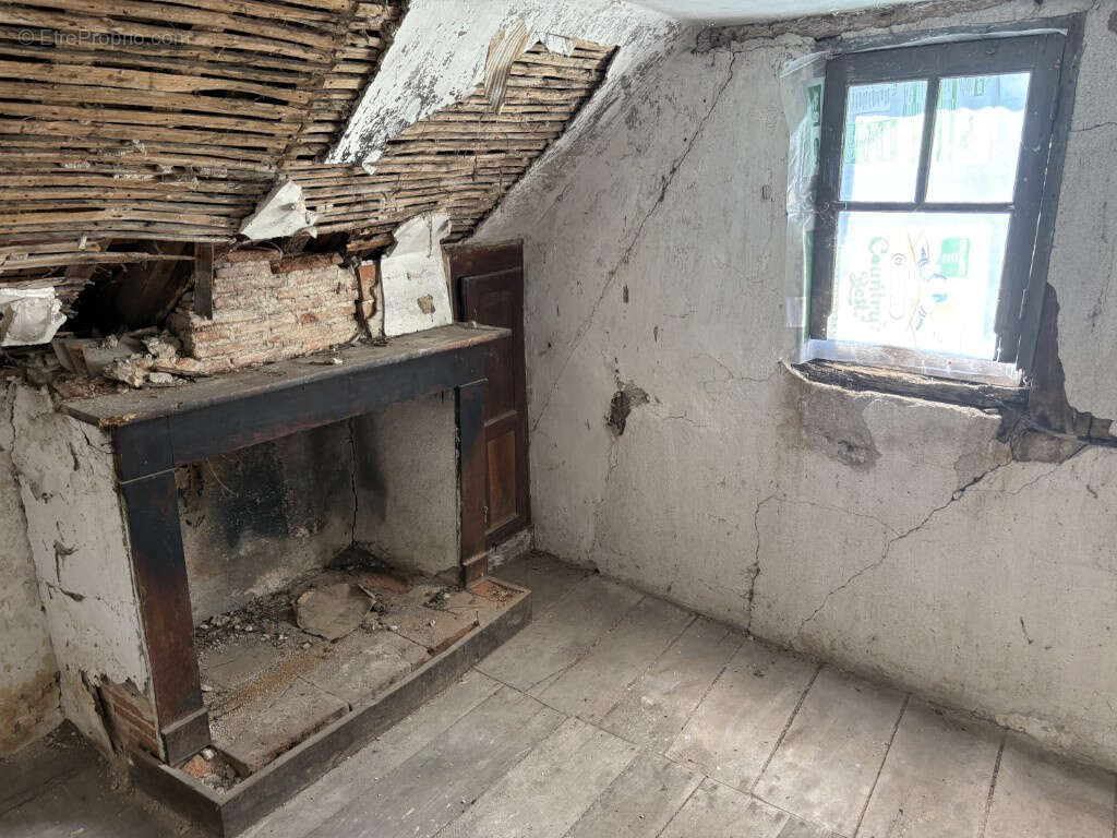 Maison à SEGUR-LE-CHATEAU