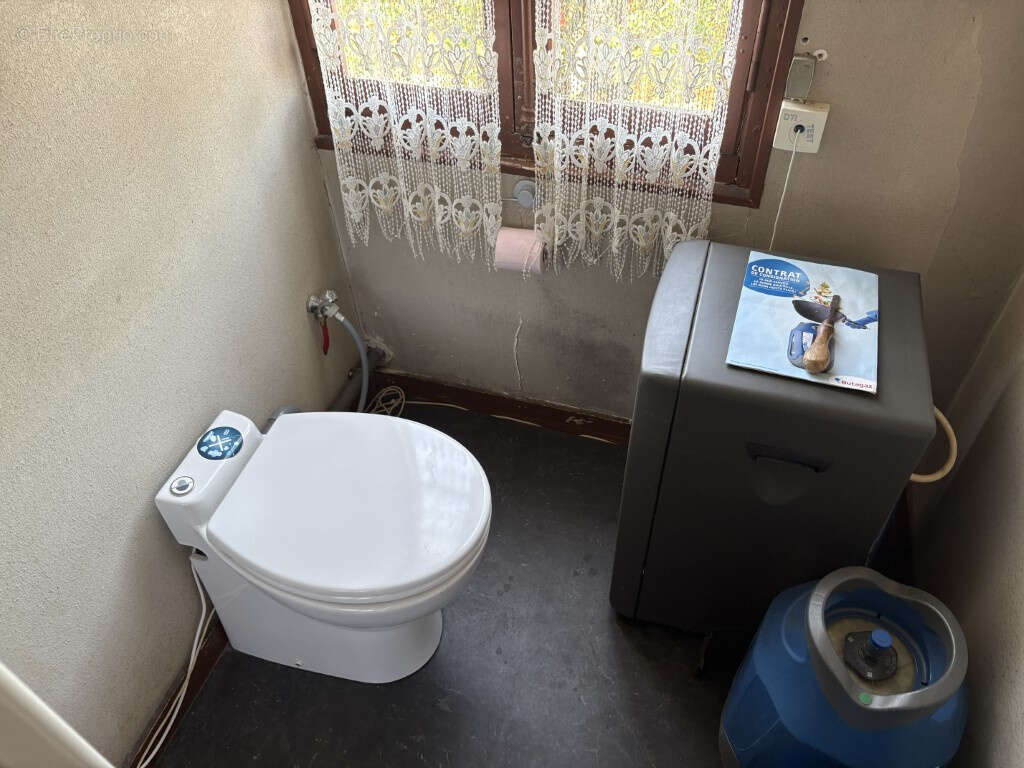 Maison à SEGUR-LE-CHATEAU