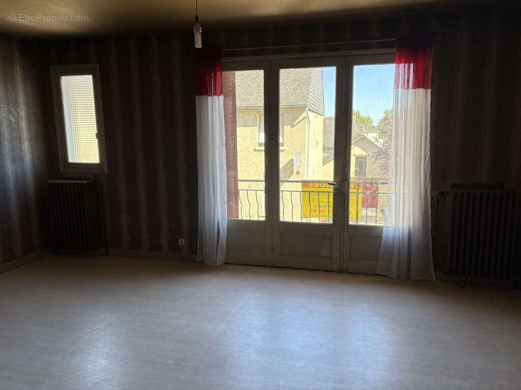 Maison à ARNAC-POMPADOUR