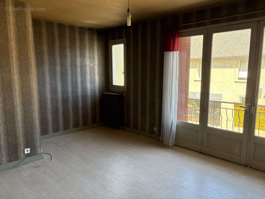 Maison à ARNAC-POMPADOUR