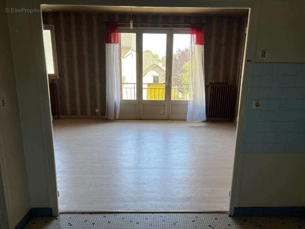 Maison à ARNAC-POMPADOUR