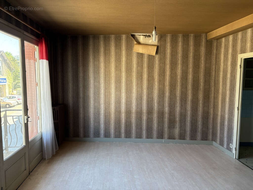 Maison à ARNAC-POMPADOUR