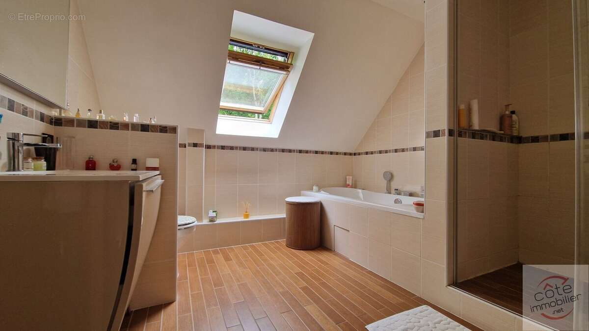 Maison à ROCHEFORT-EN-YVELINES