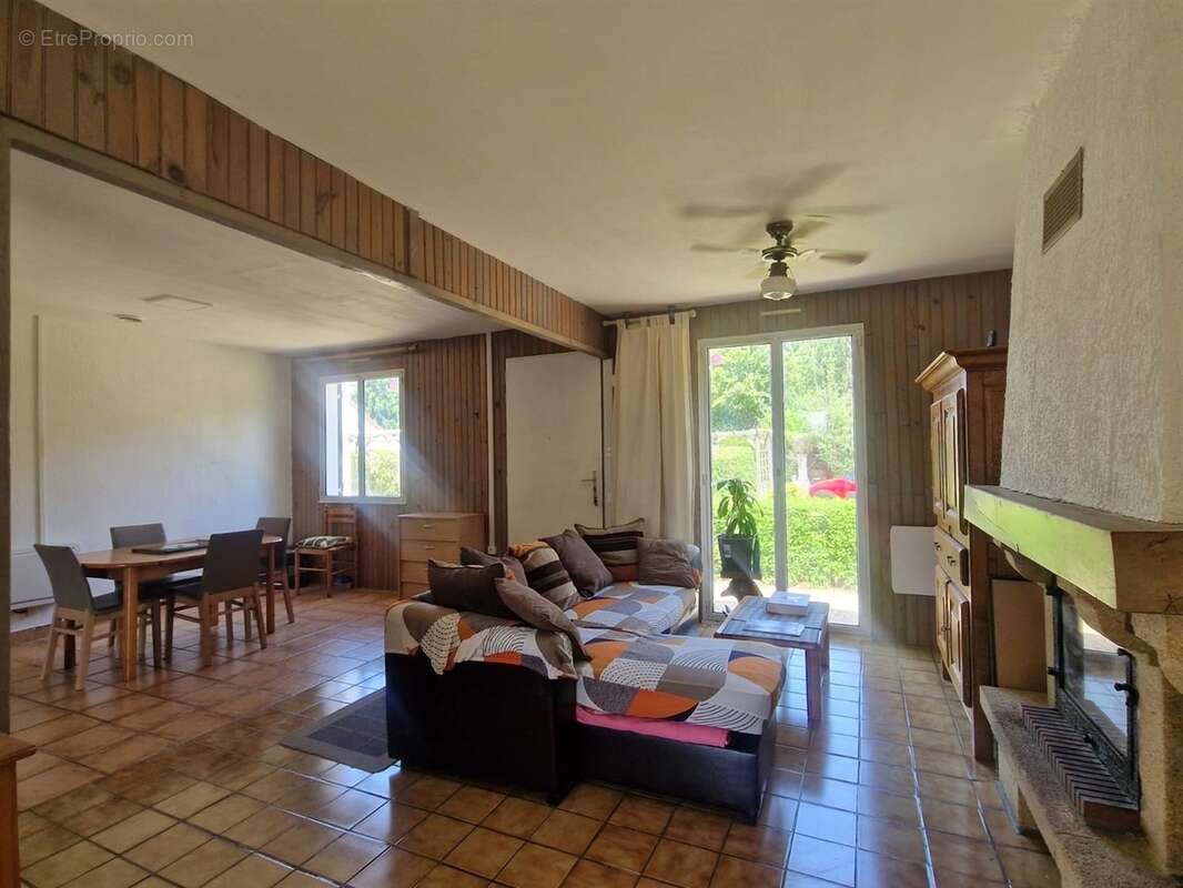 Maison à MARCILLY-LA-CAMPAGNE