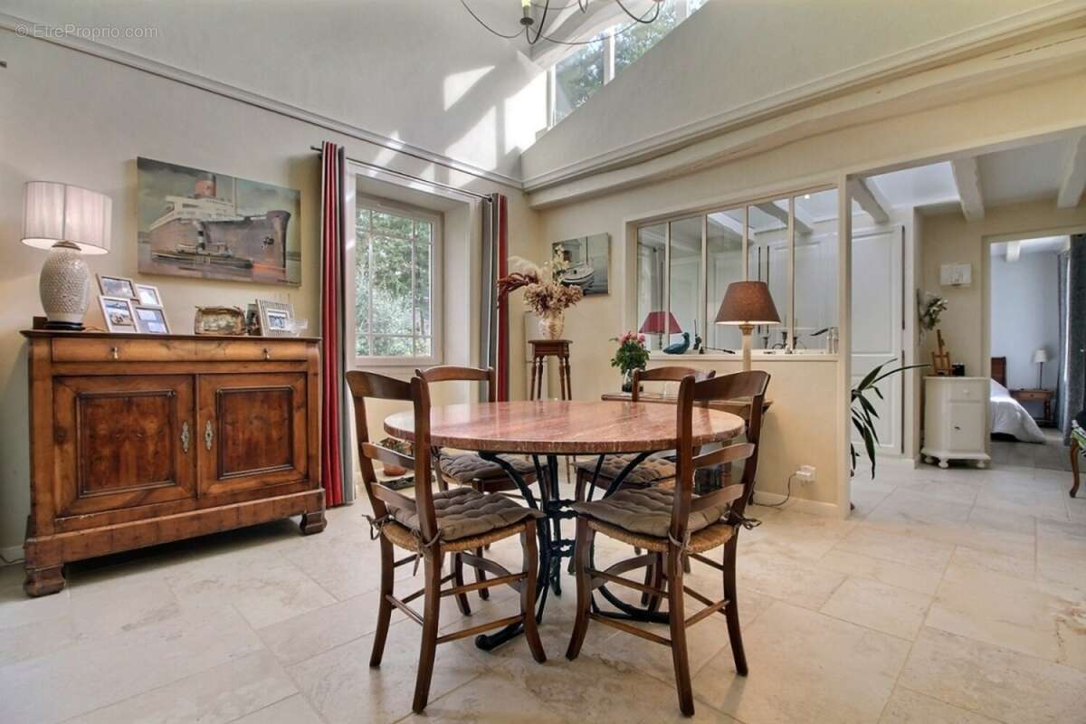 SALON.jpg - Maison à SAINT-MAIXENT-L&#039;ECOLE