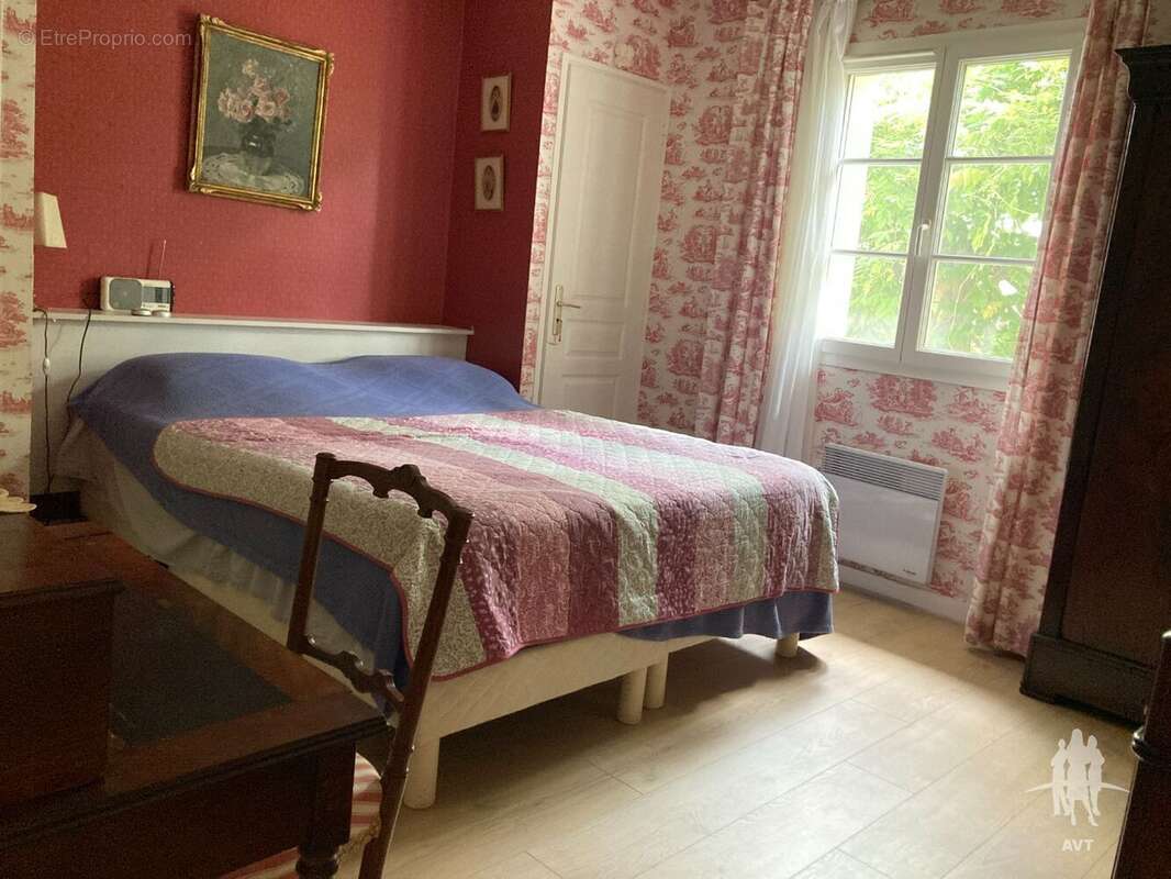 Maison à YZEURES-SUR-CREUSE