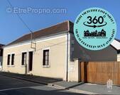 Maison à AZAY-LE-FERRON