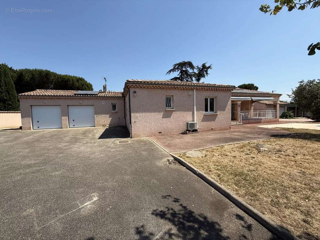 Maison à MONTELIMAR