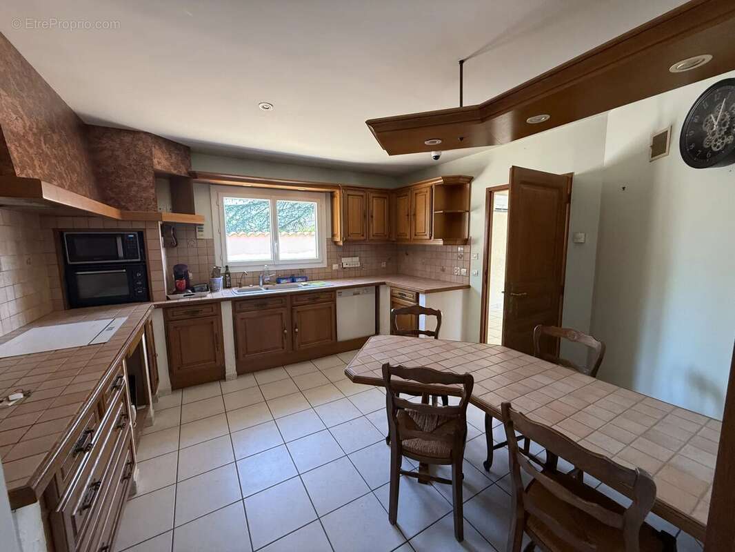 Maison à MONTELIMAR