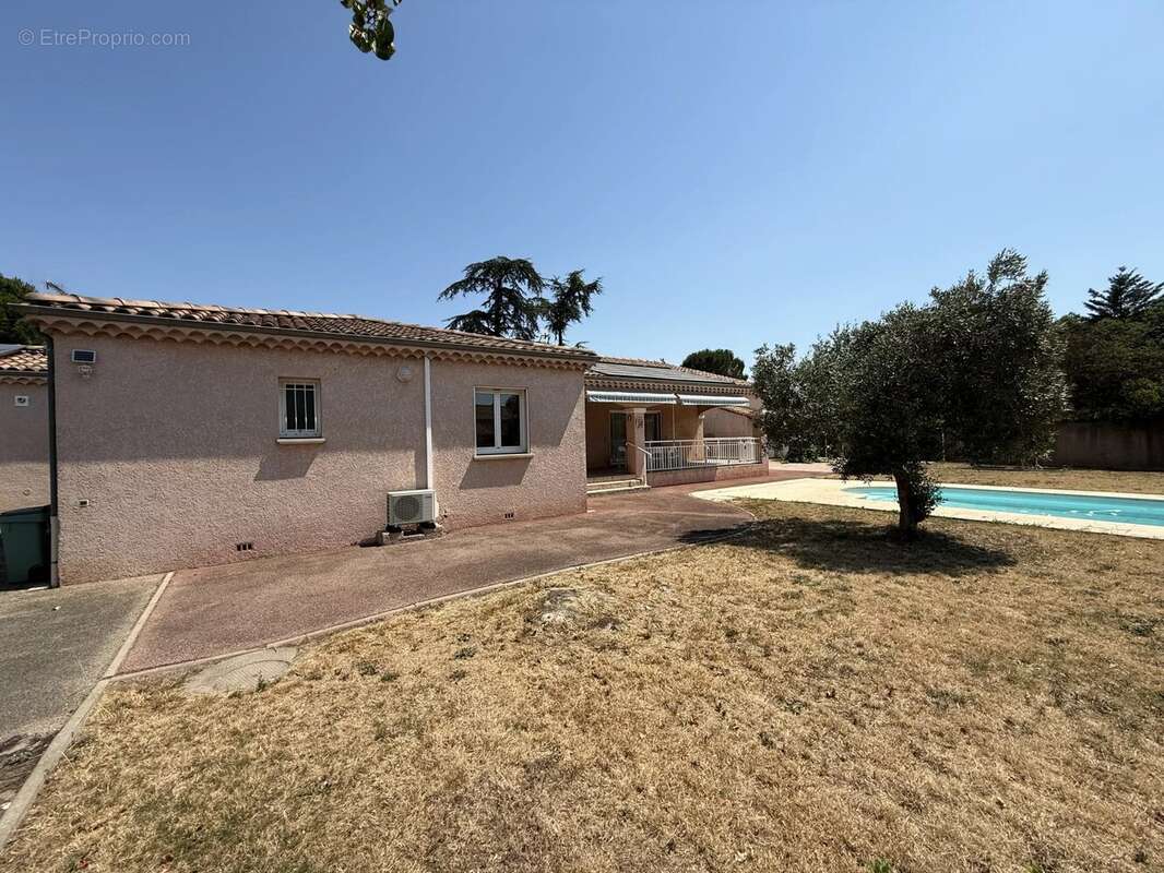 Maison à MONTELIMAR