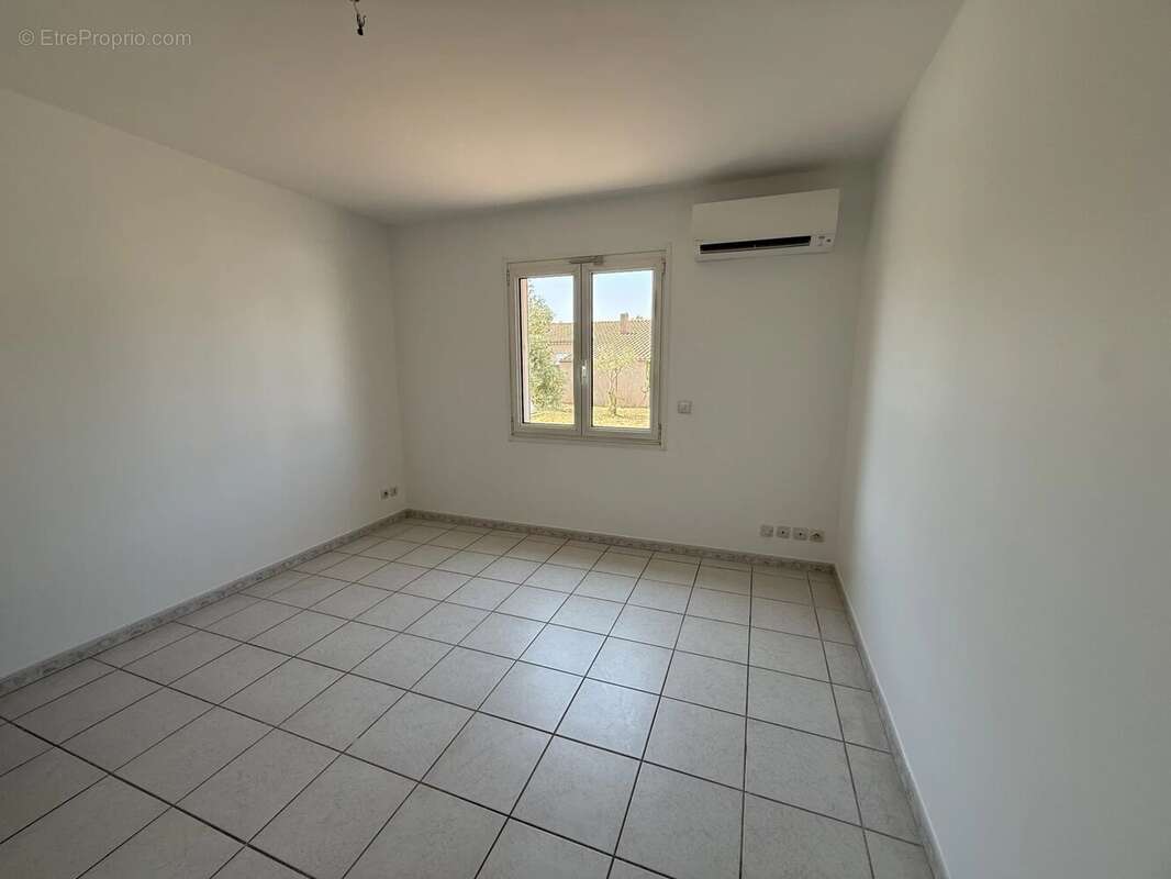 Maison à MONTELIMAR