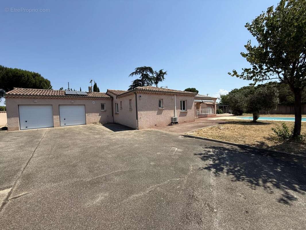 Maison à MONTELIMAR