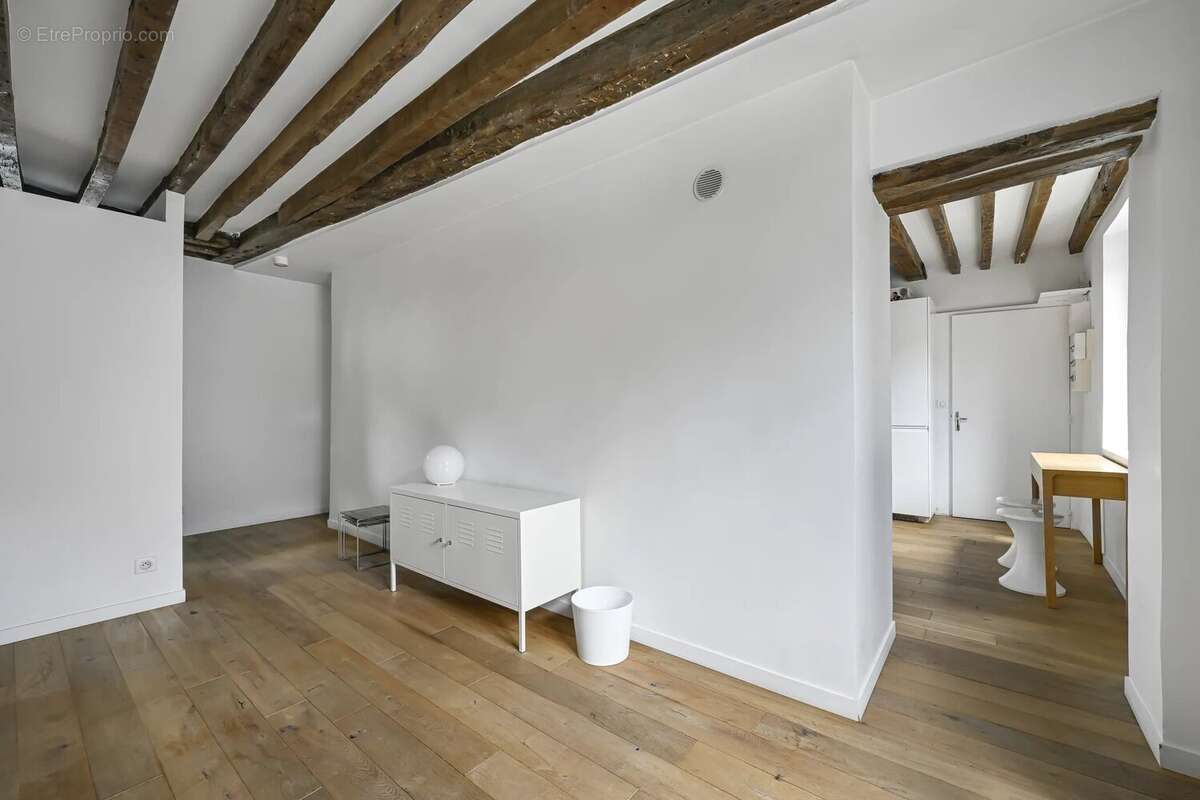 Appartement à PARIS-3E