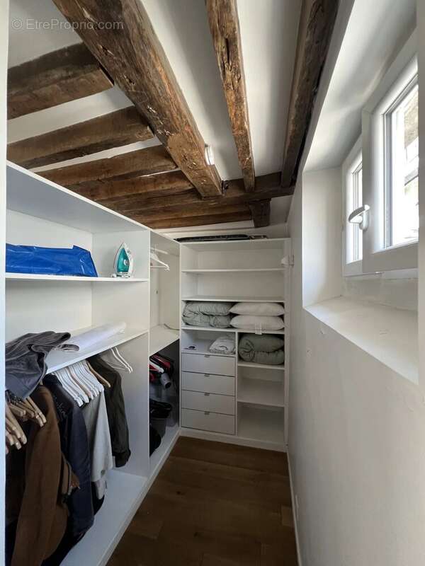 Appartement à PARIS-3E