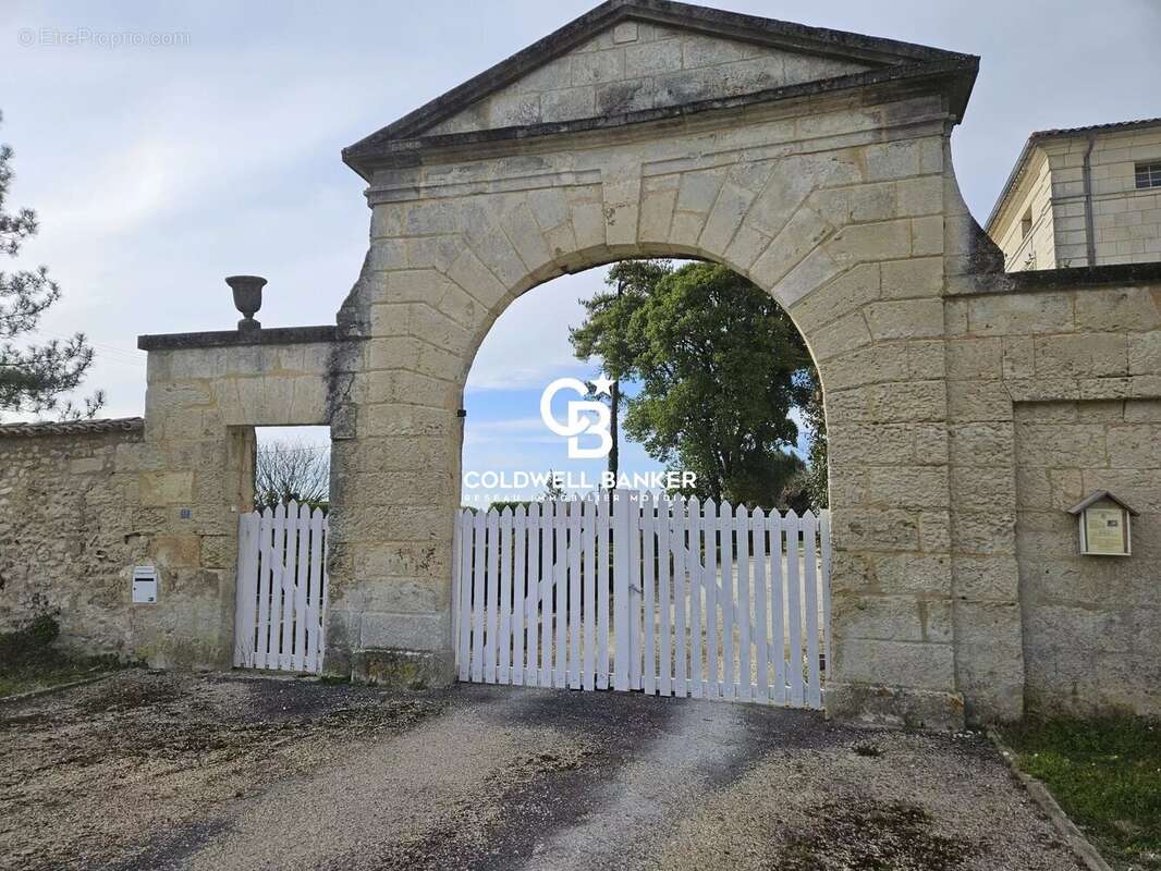 Maison à MORTAGNE-SUR-GIRONDE