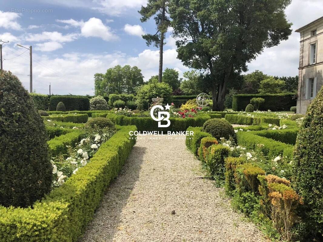 Maison à MORTAGNE-SUR-GIRONDE