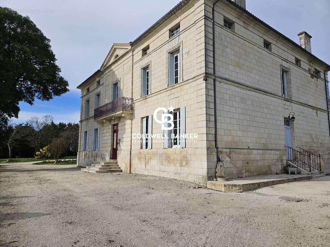 Maison à MORTAGNE-SUR-GIRONDE
