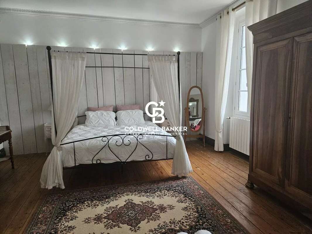 Maison à MORTAGNE-SUR-GIRONDE