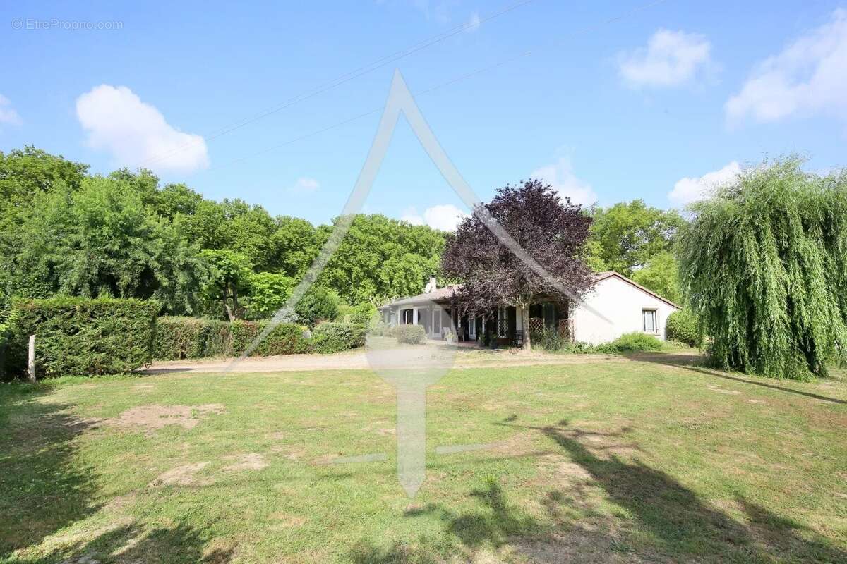 Maison à POMPERTUZAT