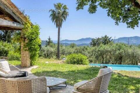 Maison à MOUANS-SARTOUX