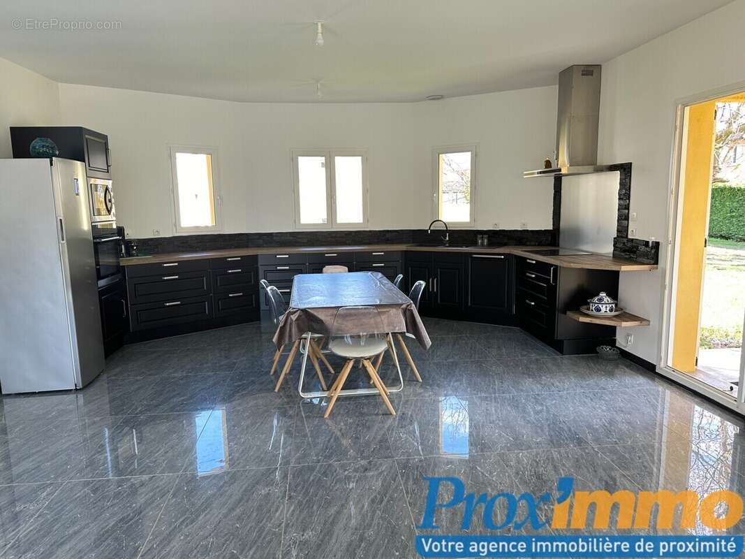 Maison à LA MURETTE