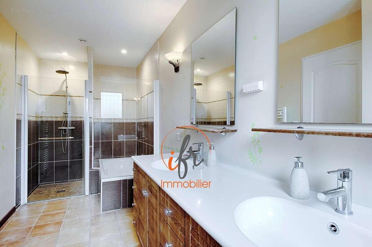 Maison à SAINT-ANDRE-LE-GAZ