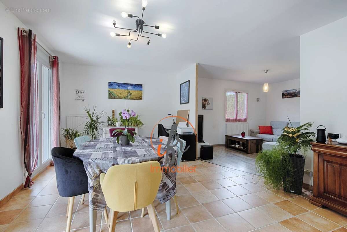 Maison à SAINT-ANDRE-LE-GAZ