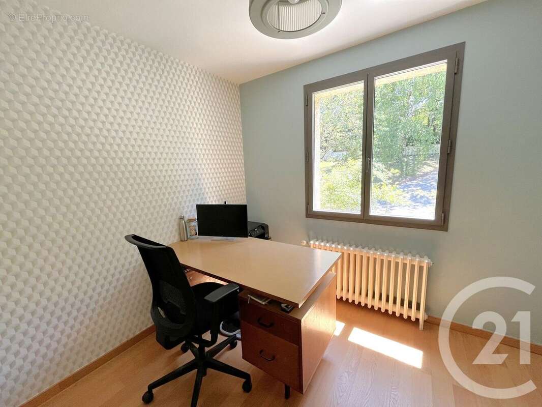 Maison à LACROIX-FALGARDE