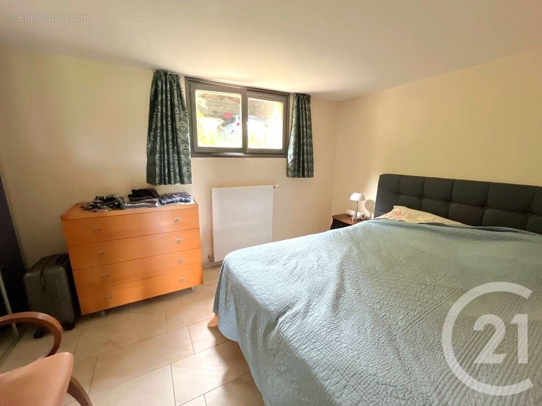 Maison à LACROIX-FALGARDE