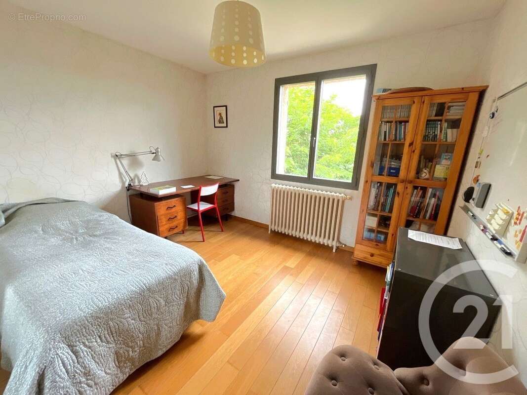 Maison à LACROIX-FALGARDE