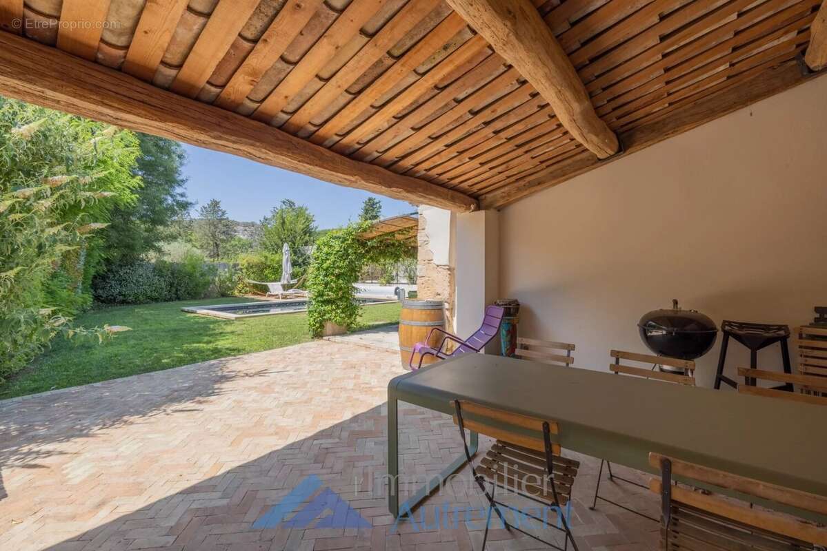 Maison à LE THOLONET